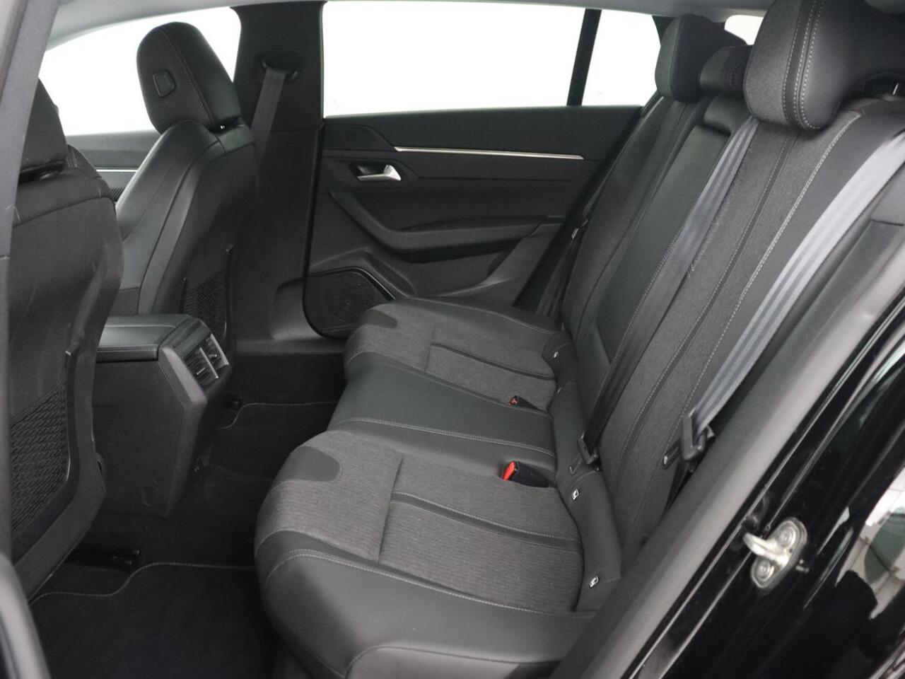 Peugeot 508 1.6 HYbrid Allure | Adaptive cruise | Half leder | Camera | Carplay | Full LED | Navigatie | Climate control | Parkeerhulp | PHEV | Plug In