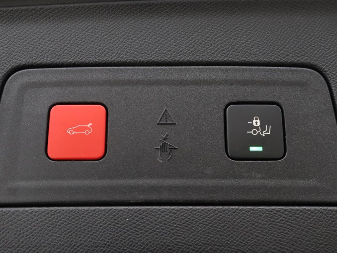 Peugeot 508 1.6 HYbrid GT Line | Trekhaak | Adaptive cruise | FOCAL Sound | Camera | Carplay | Half leder | Keyless | Full LED | Navigatie | Parkeerhulp | Climate control | PHEV | Plug In