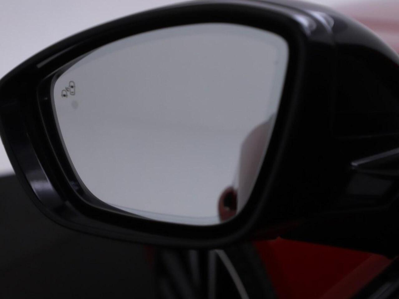 Peugeot 508 SW 1.6 HYbrid GT 225pk Automaat Panormadak Winterbandenset, Dakdragers, Alcantara bekleding