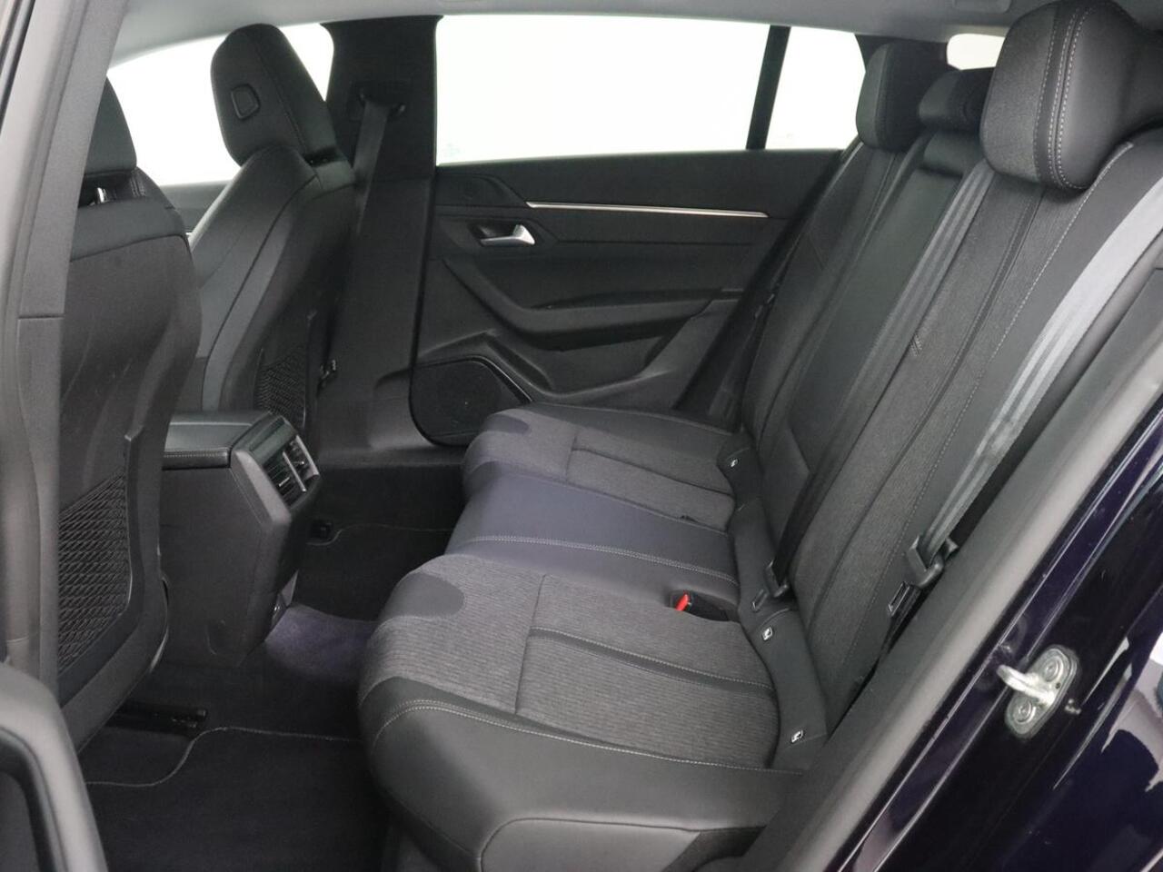 Peugeot 508 1.6 HYbrid 225 Allure | Stoelverwarming | Trekhaak | Adaptive cruise | Camera | Carplay | Half leder | Keyless | Full LED | Climate control | Sfeerverlichting | PHEV | Plug In