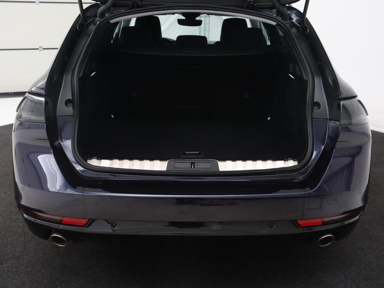 Peugeot 508 1.6 HYbrid 225 Allure | Stoelverwarming | Trekhaak | Adaptive cruise | Camera | Carplay | Half leder | Keyless | Full LED | Climate control | Sfeerverlichting | PHEV | Plug In