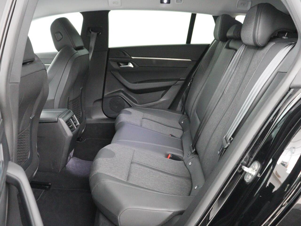 Peugeot 508 1.6 HYbrid Allure | Adaptive cruise | Half leder | Stoelverwarming | Camera | Carplay | Full LED | Navigatie | Climate control | Parkeerhulp | PHEV | Plug In