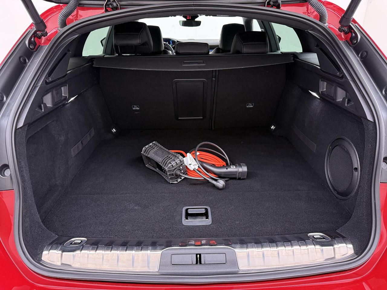 Peugeot 508 SW 1.6 HYbrid GT Pack Business | FULL OPTIONS | ADAPTIEVE CRUISE CONTROL | FOCAL AUDIO | 360 CAMERA | STOELVERWARMING | DEALER ONDERHOUDEN | ELEKTRISCHE KOFFERBAK | RIJKLAAR MET 12 MND BOVAG GARANTIE |