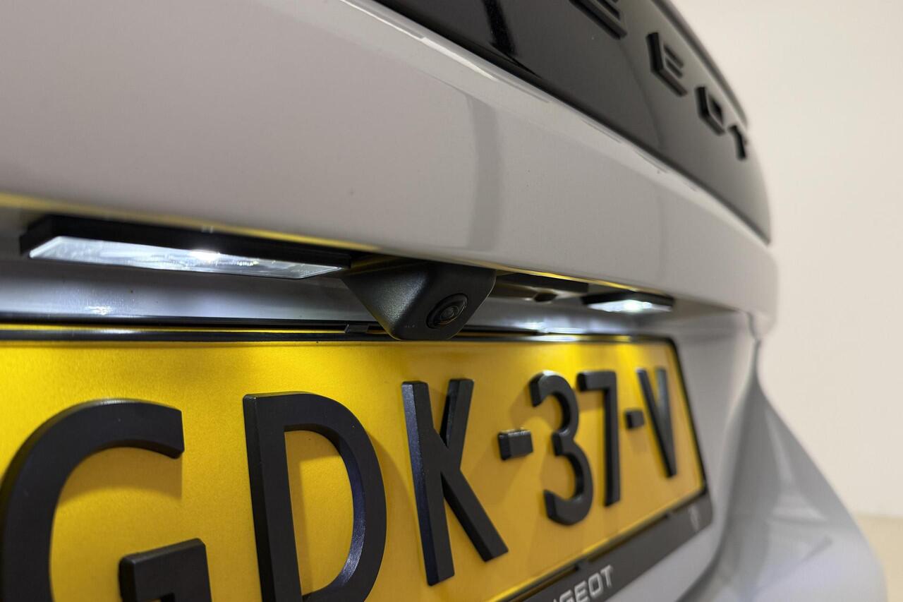 Peugeot 508 SW 1.6 HYbrid PSE Peugeot Sport Engineered | 360 PK | 8-Traps Automaat | VOL opties | Trekhaak | FOCAL | Schuif/kantel dak | Unieke auto | Handsfree achterklep | Elektrisch bedienbare Stoelen