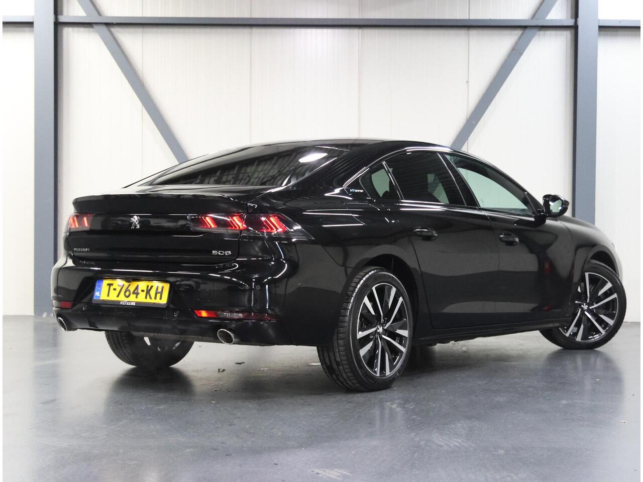 Peugeot 508 1.6 225PK Plug-in HYbrid GT | AUTOMAAT | AppleCarPlay/AndroidAuto | Adaptive Cruise Control | Stoelverwarming | Camera | LEER | Keyless | Isofix | Privacy Glass | Parkeersensoren | Electrische achterklep |