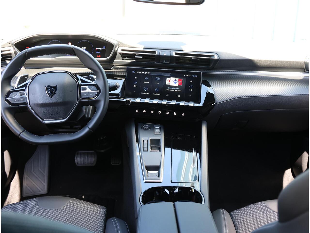 Peugeot 508 SW 1.2 130PK Allure | Navigatie | 360'camera | Parkeersensoren | Keyless | Matrix LED Koplampen | Dodehoek Detectie | Climate Control | Adaptieve Cruise Control | Stoelverwarming | 17" LMV | Apple Carplay/Android Auto |