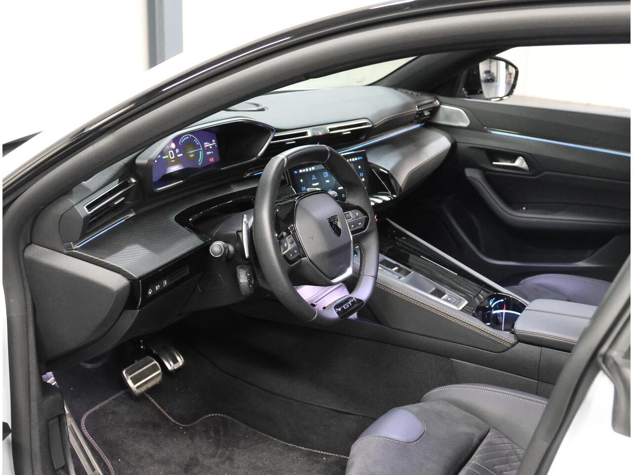 Peugeot 508 1.6 HYbrid 180PK GT | 1ste eigenaar | AUTOMAAT | AppleCarPlay/AndroidAuto | Adaptive Cruise Control | Stoelverwarming | 360'Camera | Alcantara/Leer | Sfeerverlichting | FocalSound | Trekhaak | Virt.Cockpit | Keyless | Isofix | Privacy Glass | Parkeersenso