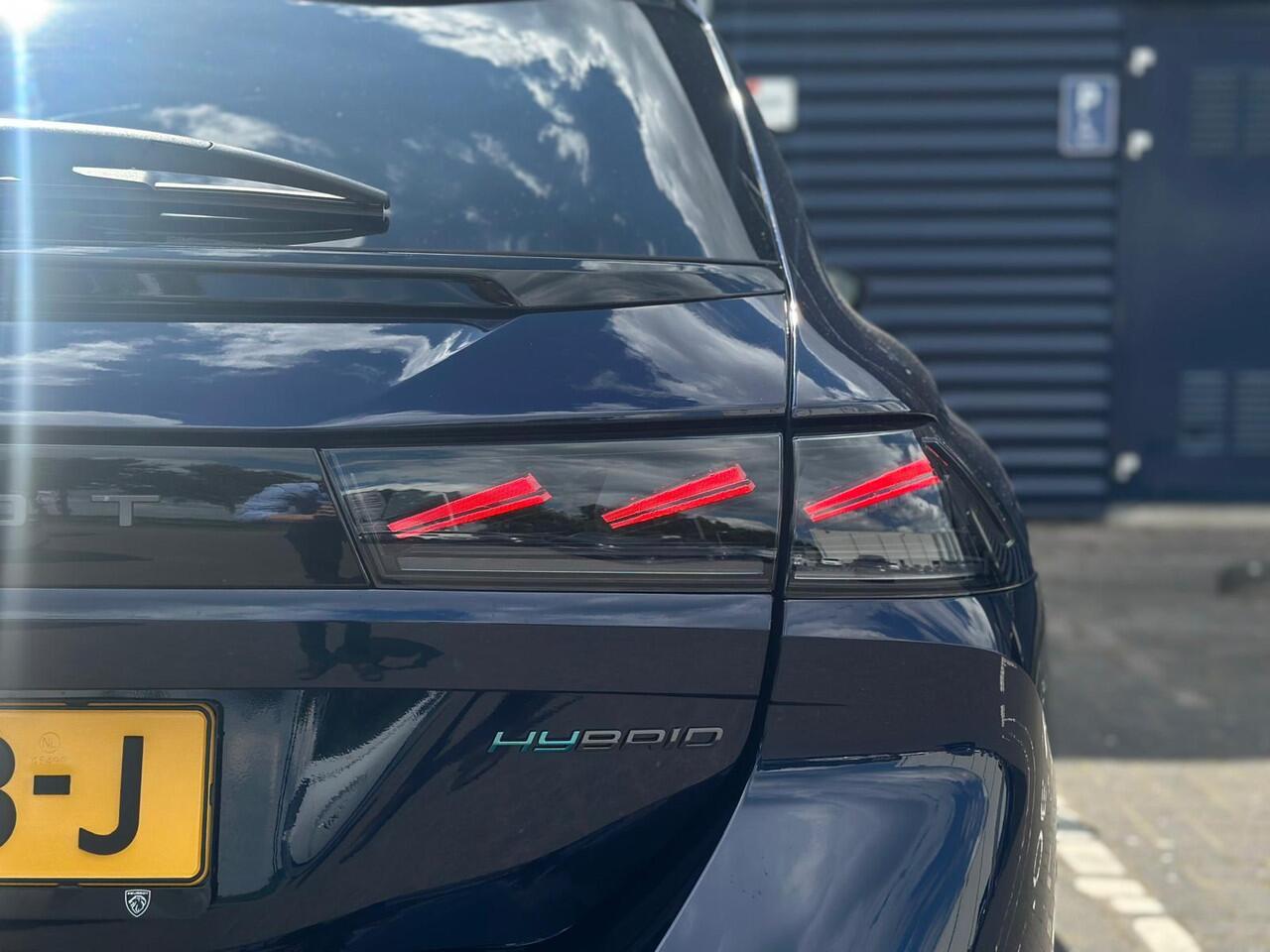 Peugeot 508 SW 1.6 HYbrid 180 Allure | Stoelmassage/-verwarming/-bediening + geheugen | NAPPA Leer | Adaptive Cruise Control | Trekhaak | Elektrische kofferbak |