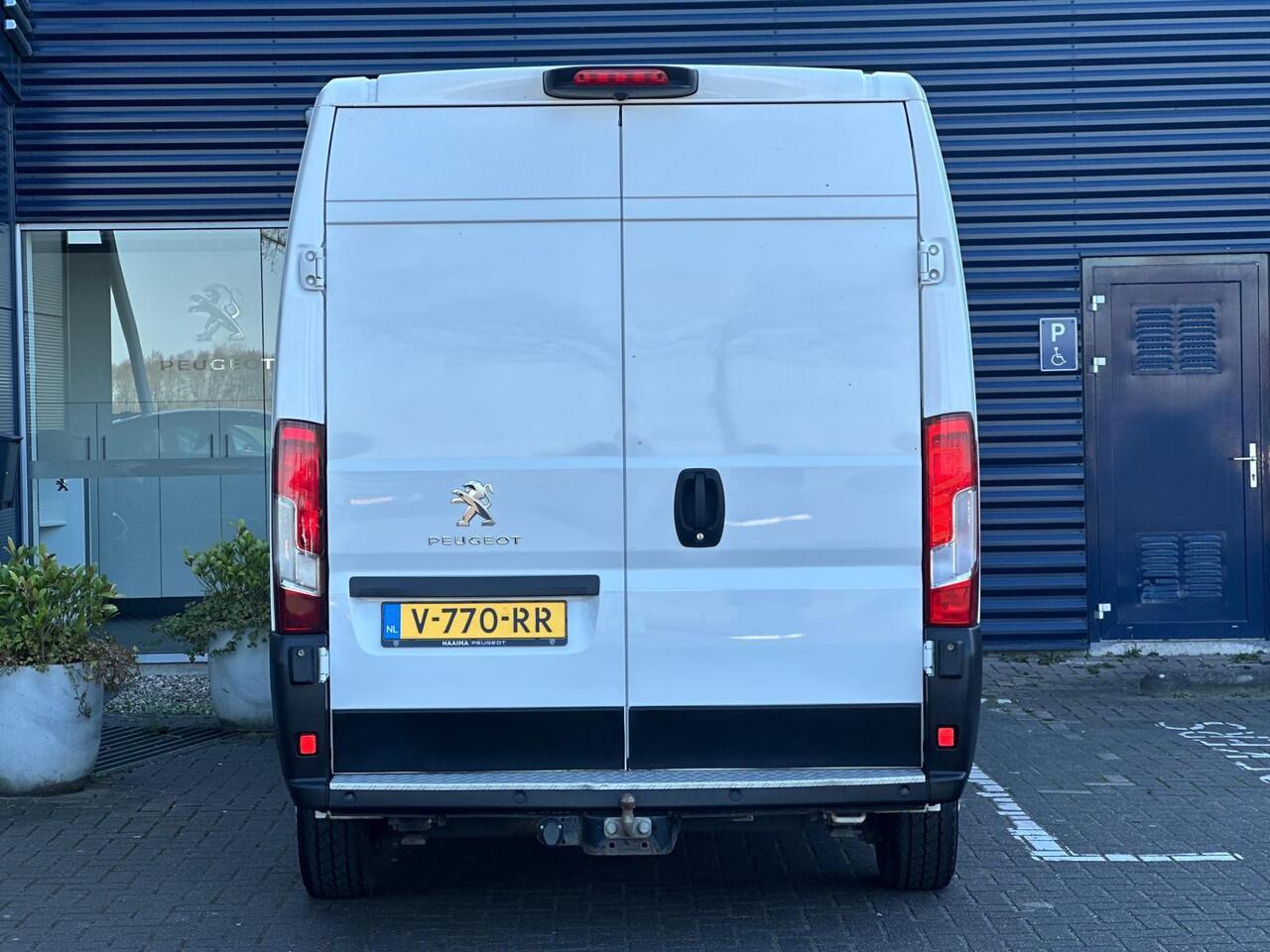Peugeot BOXER 333 2.0 BlueHDI 130pk L3H2 Premium Pack | Erg Netjes! | Navigatie | Cruise Control | Climate Control | Parkeercamera/-sensoren | Trekhaak |