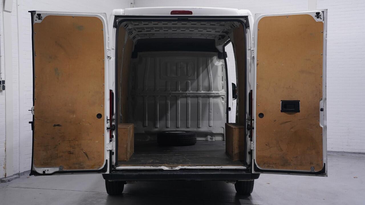 Peugeot BOXER 2.0 BlueHDI 130 pk L2H2 Premium Airco Cruise Control, Laadruimte Pakket, Multistuur, 3-Zits
