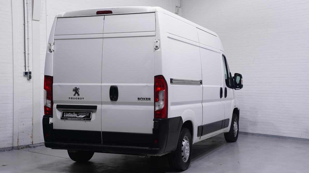 Peugeot BOXER 2.0 BlueHDI 130 pk L2H2 Premium Airco Cruise Control, Laadruimte Pakket, Multistuur, 3-Zits