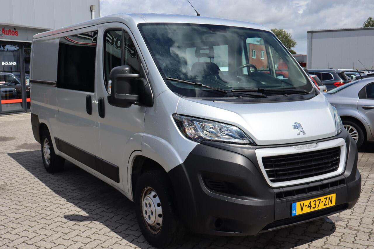 Peugeot BOXER 330 2.0 BlueHDI L2H1 Premium DC Navigatie, Camera, Trekhaak, Cruise control, 6 Persoons, Airco