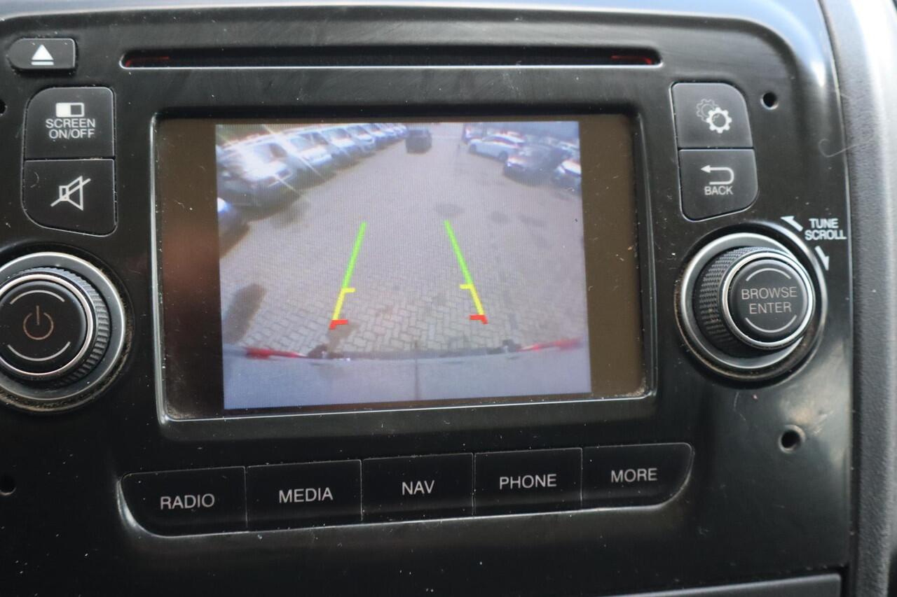 Peugeot BOXER 330 2.0 BlueHDI L2H1 Premium DC Navigatie, Camera, Trekhaak, Cruise control, 6 Persoons, Airco