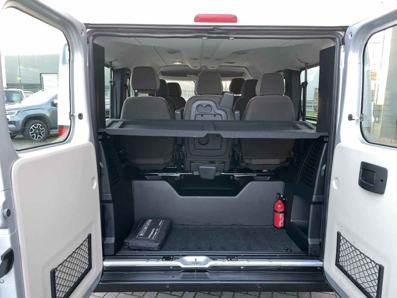 Peugeot BOXER 2.2 BlueHDI 140PK 9-Persoons | excl. BTW