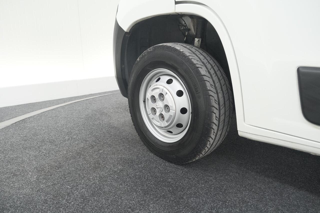 Peugeot BOXER 330 2.2 BlueHDi 140 L2H2 Premium | Navigatie | Houtenvloer In Laadruimte | Airco