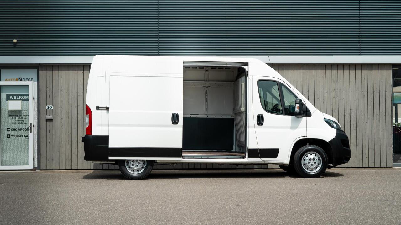 Peugeot BOXER 330 2.2 BlueHDi 140 L2H2 Premium | Navigatie | Houtenvloer In Laadruimte | Airco