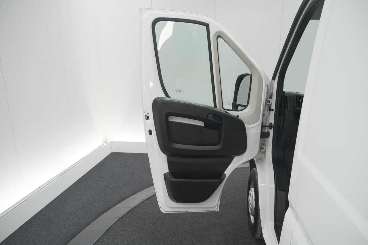 Peugeot BOXER 330 2.2 BlueHDi 140 L2H2 Premium | Navigatie | Houtenvloer In Laadruimte | Airco