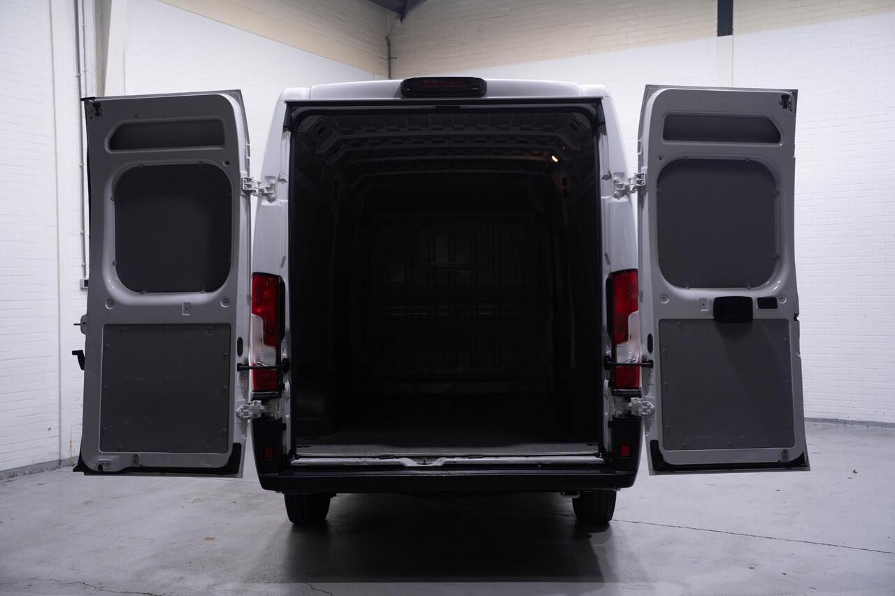Peugeot BOXER 2.2 BlueHDi 165 pk L4H2 Navi, Camera Laadruimte Pakket, PDC achter, 3-Zits