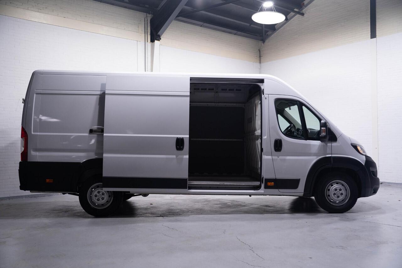 Peugeot BOXER 2.2 BlueHDi 165 pk L4H2 Navi, Camera Laadruimte Pakket, PDC achter, 3-Zits