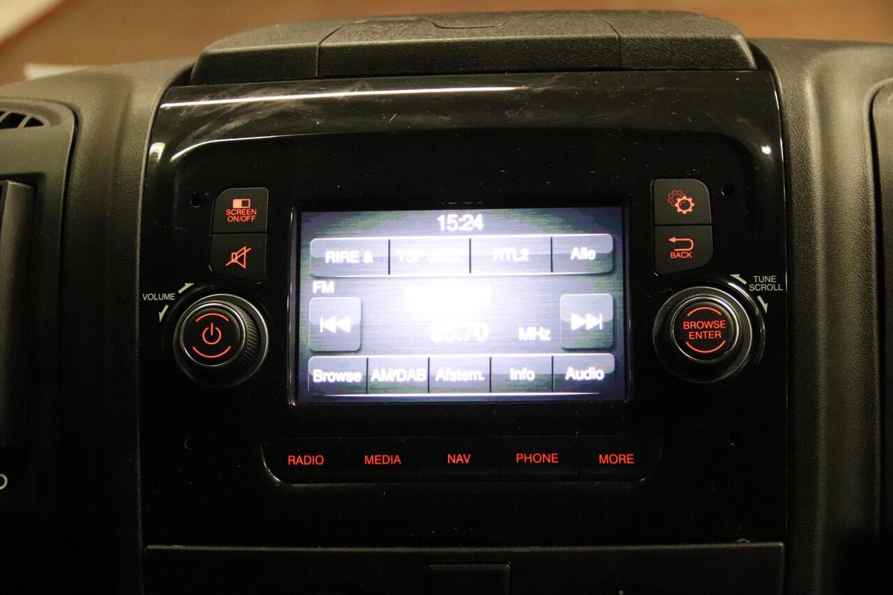 Peugeot BOXER 435 2.2 BlueHDi 140 L4H2 NAVIGATIESYSTEEM