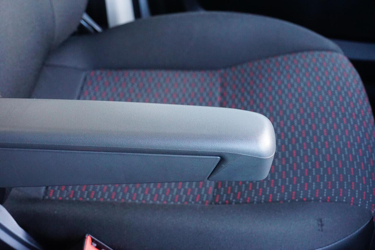 Peugeot BOXER 2.2 BlueHDi 165 L4H3 Zwaar 3.5t in Topstaat |EURO6 |Navi |Camera |Cruise |Airco |Trekhaak |1e eigenaar |BPM voordeel |Extra hoog en lang |165 pk