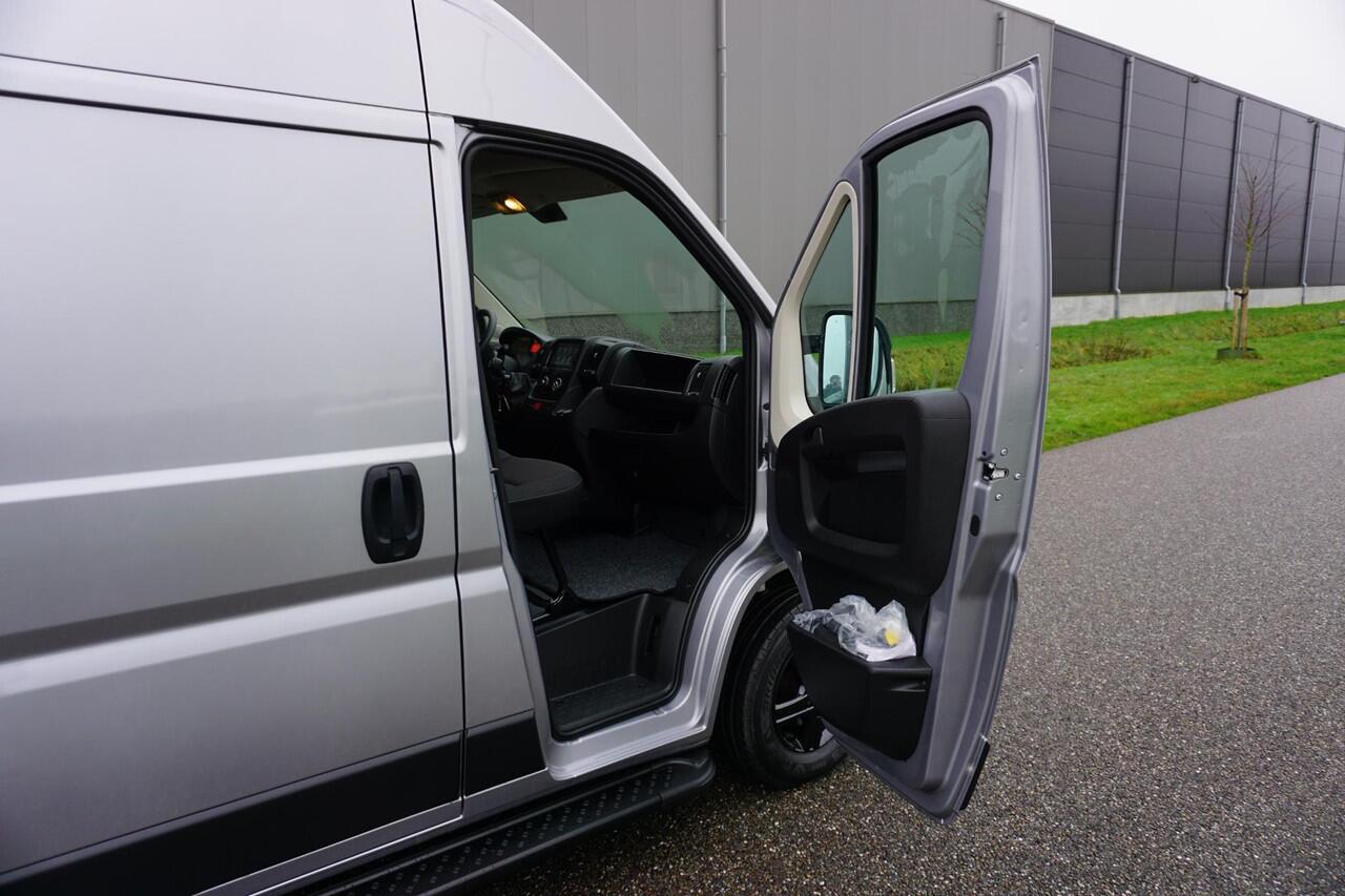 Peugeot BOXER 2.2 BlueHDi 140 L3H2 3.5t BPM voordeel |Nieuw |Airco |Carplay |Cruise |Camera |Parkeersensoren |3500 KG |140 pk |Metallic |Android auto |Bluetooth |Elektrisch verstelbare ramen en spiegels