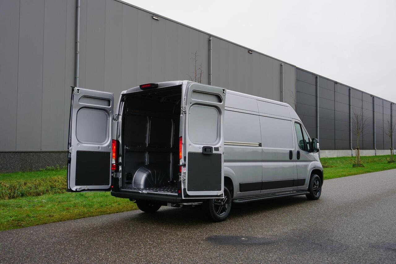 Peugeot BOXER 2.2 BlueHDi 140 L3H2 3.5t BPM voordeel |Nieuw |Airco |Carplay |Cruise |Camera |Parkeersensoren |3500 KG |140 pk |Metallic |Android auto |Bluetooth |Elektrisch verstelbare ramen en spiegels