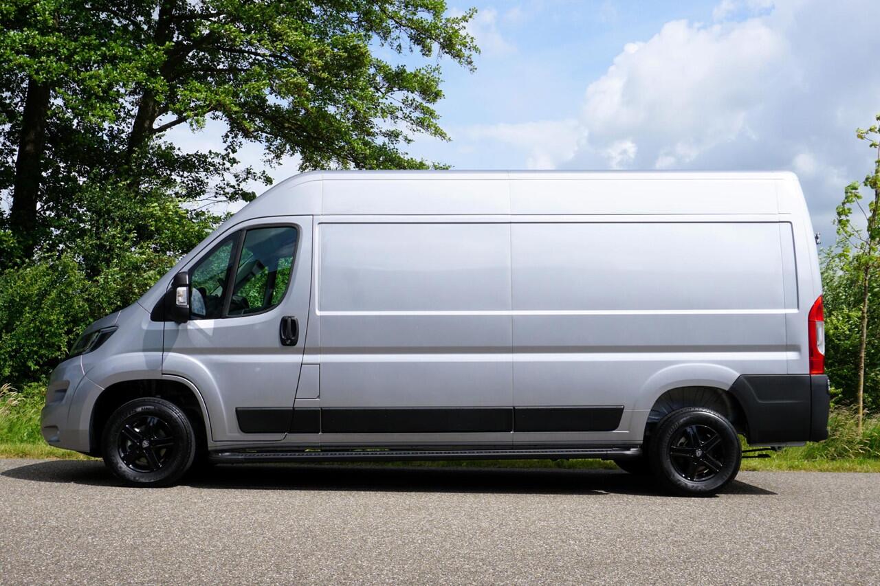 Peugeot BOXER 2.2 BlueHDi 140 L3H2 3.5t BPM voordeel |Nieuw |Airco |Carplay |Cruise |Camera |Parkeersensoren |3500 KG |140 pk |Metallic |Android auto |Bluetooth |Elektrisch verstelbare ramen en spiegels