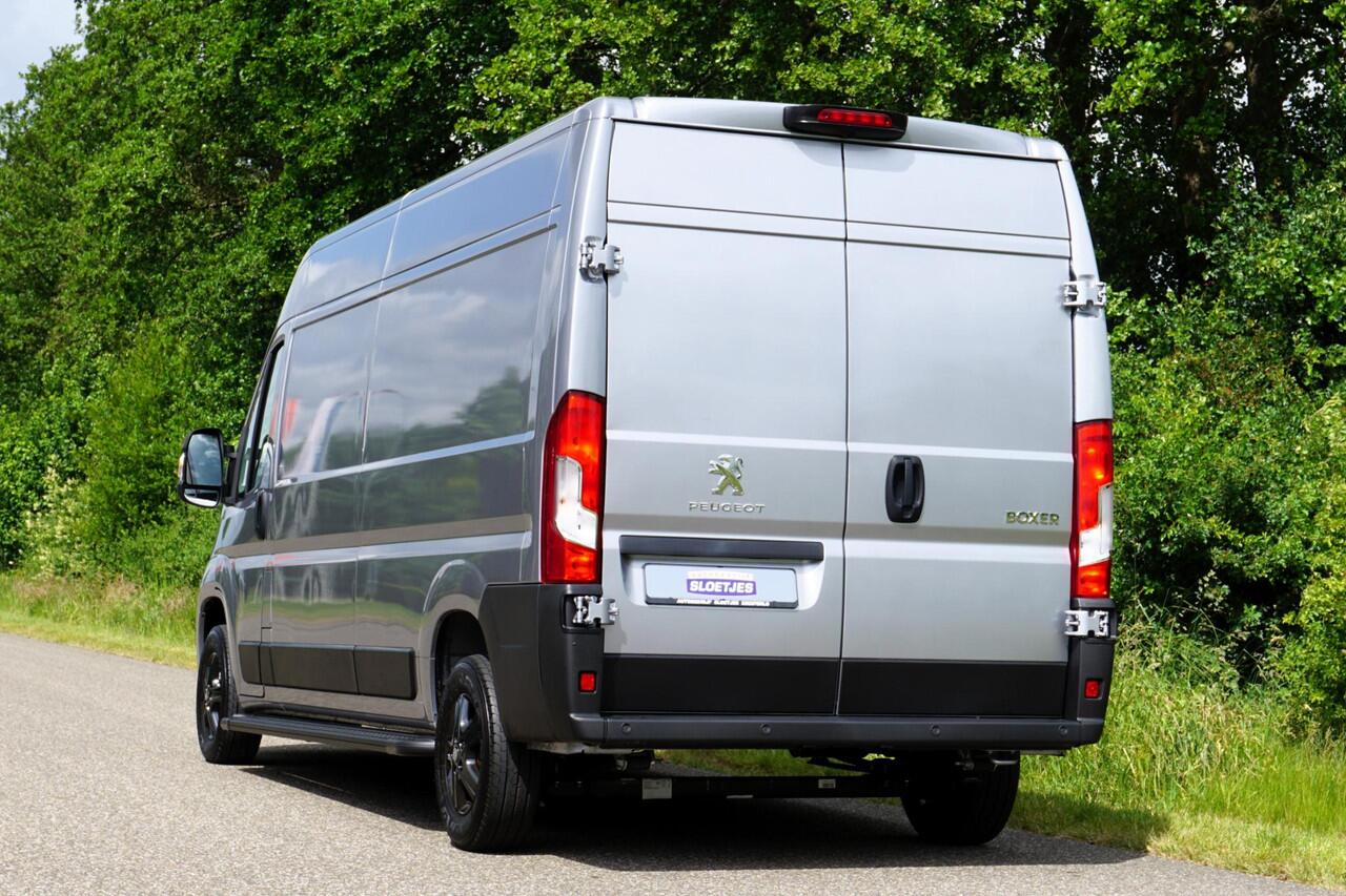 Peugeot BOXER 2.2 BlueHDi 140 L3H2 3.5t BPM voordeel |Nieuw |Airco |Carplay |Cruise |Camera |Parkeersensoren |3500 KG |140 pk |Metallic |Android auto |Bluetooth |Elektrisch verstelbare ramen en spiegels