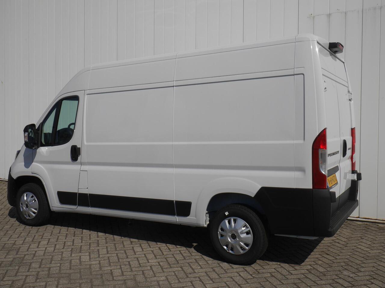 Peugeot BOXER 2.2 BlueHDi L2H2 3.0t 120 Pk | VOORRAAD AUTO | 2-Zits | Cruise Control | Airco | Camera Achter | USB aansluiting