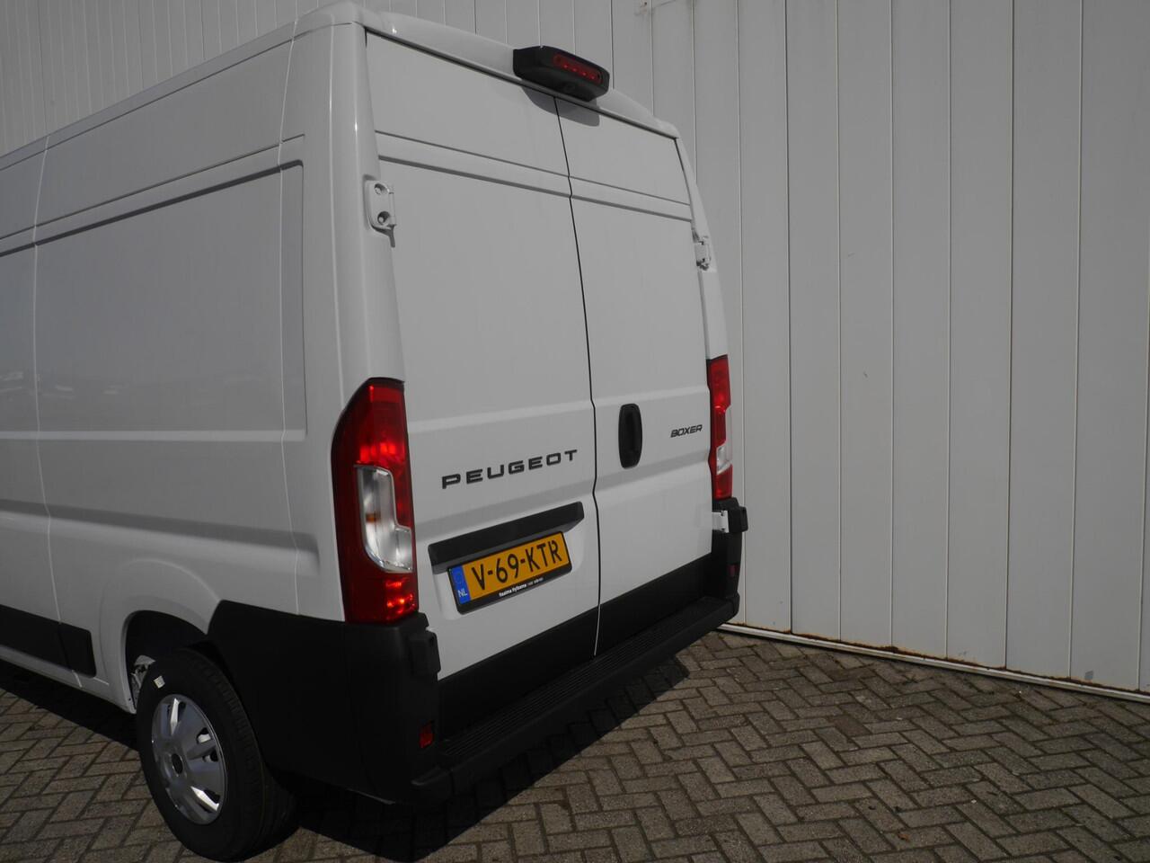 Peugeot BOXER 2.2 BlueHDi L2H2 3.0t 120 Pk | VOORRAAD AUTO | 2-Zits | Cruise Control | Airco | Camera Achter | USB aansluiting