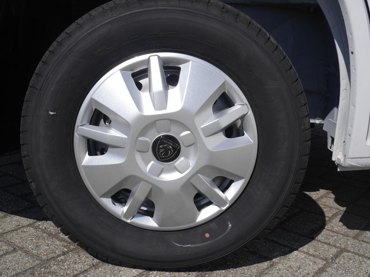 Peugeot BOXER 2.2 BlueHDi L2H2 3.0t 120 Pk | VOORRAAD AUTO | 2-Zits | Cruise Control | Airco | Camera Achter | USB aansluiting