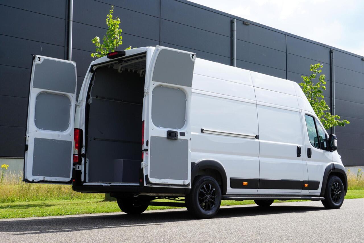 Peugeot BOXER 2.2 BlueHDi 140 L4H3 Zwaar 3.5t |Topstaat |EURO6D |1e eigenaar |Betimmering |Camera |Cruise |Navi |Climate |Lederen stuur |Carplay |Bluetooth |3500 KG |Heavy