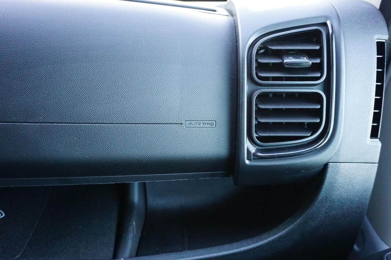 Peugeot BOXER 2.2 BlueHDi 140 L3H2 3.5t Automaat |Adaptive cruise |Climate control |Navigatie |Achteruitrijcamera |Trekhaak |1e eigenaar |Topstaat |EURO6 |3500 KG |Carplay en Android auto