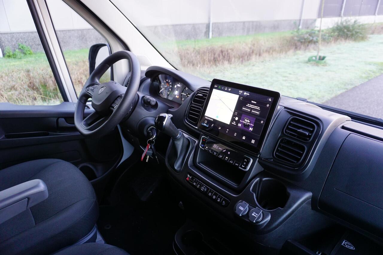 Peugeot BOXER 2.2 BlueHDi 140 L3H2 3.5t Automaat |Adaptive cruise |Climate control |Navigatie |Achteruitrijcamera |Trekhaak |1e eigenaar |Topstaat |EURO6 |3500 KG |Carplay en Android auto