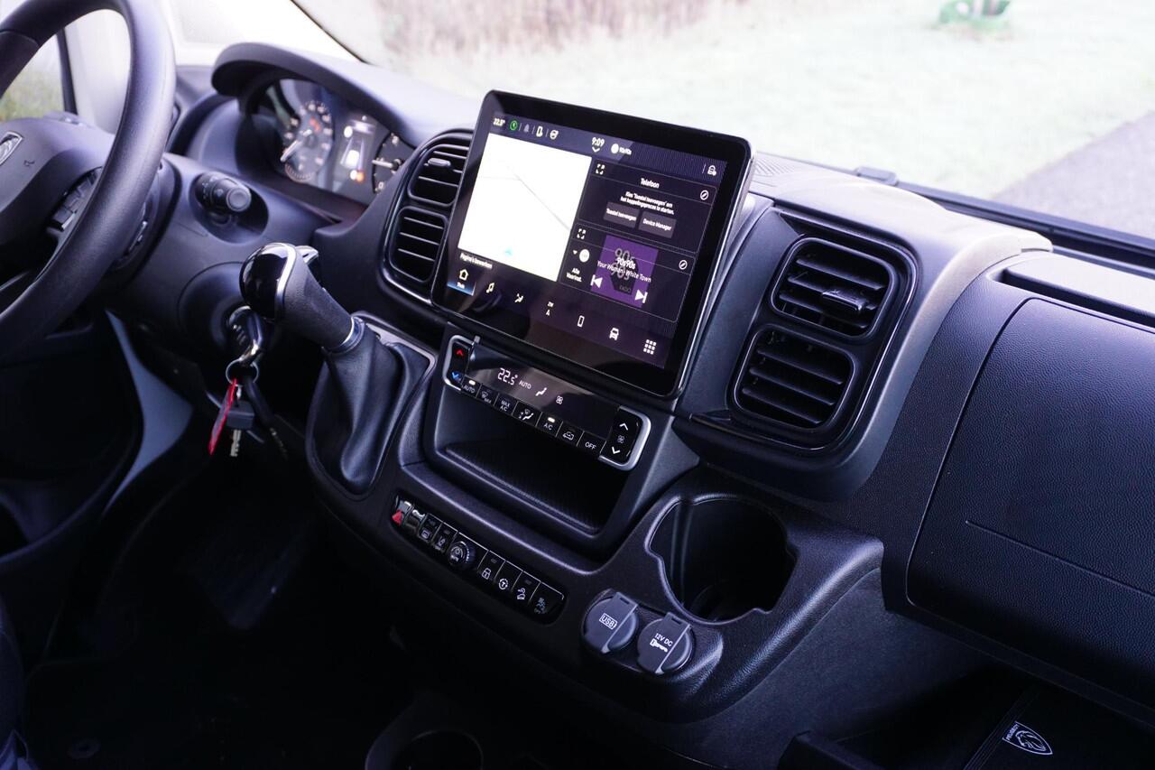 Peugeot BOXER 2.2 BlueHDi 140 L3H2 3.5t Automaat |Adaptive cruise |Climate control |Navigatie |Achteruitrijcamera |Trekhaak |1e eigenaar |Topstaat |EURO6 |3500 KG |Carplay en Android auto