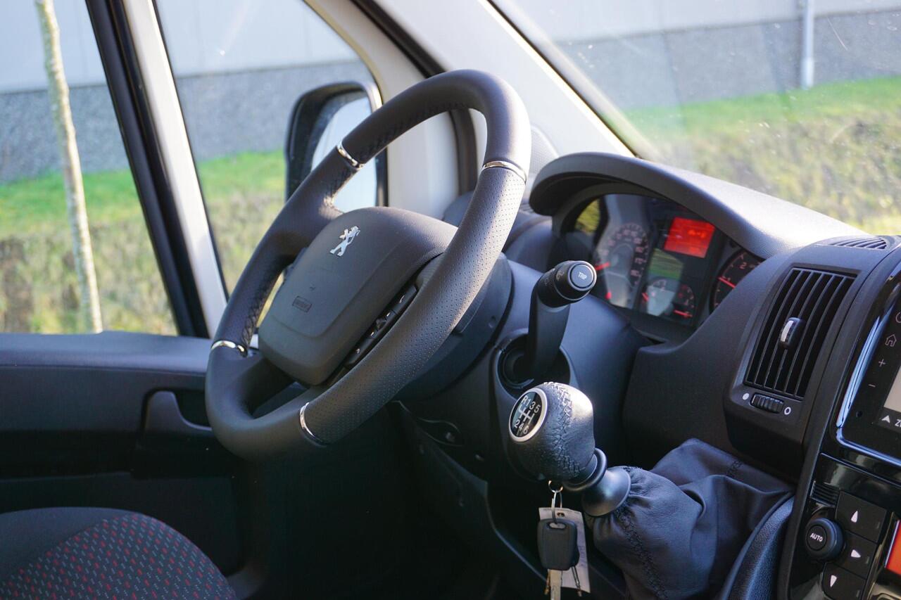 Peugeot BOXER 2.2 BlueHDi 165 L2H2 3.5t in Nieuwstaat |165 pk |Camera |Cruise |Navi |Climate |Geveerde stoel |Carplay |3500 KG |EURO6D |2e airbag