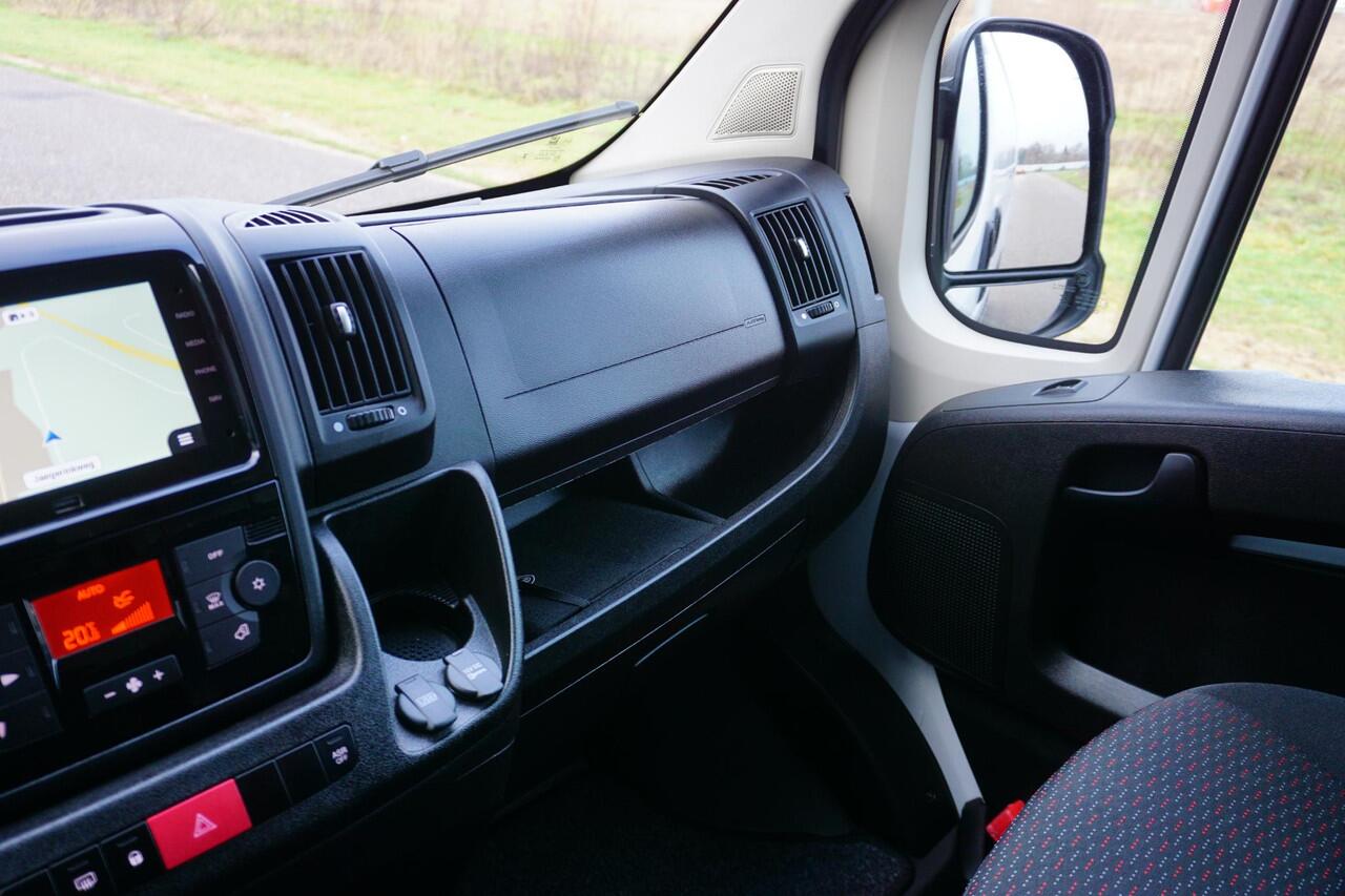 Peugeot BOXER 2.2 BlueHDi 140 L3H2 3.5t in Topstaat |BPM vrij |1e eigenaar |140 pk |3500 KG |Camera |Cruise |Navi |Carplay |Betimmering |2e airbag |Dode-hoek detectie