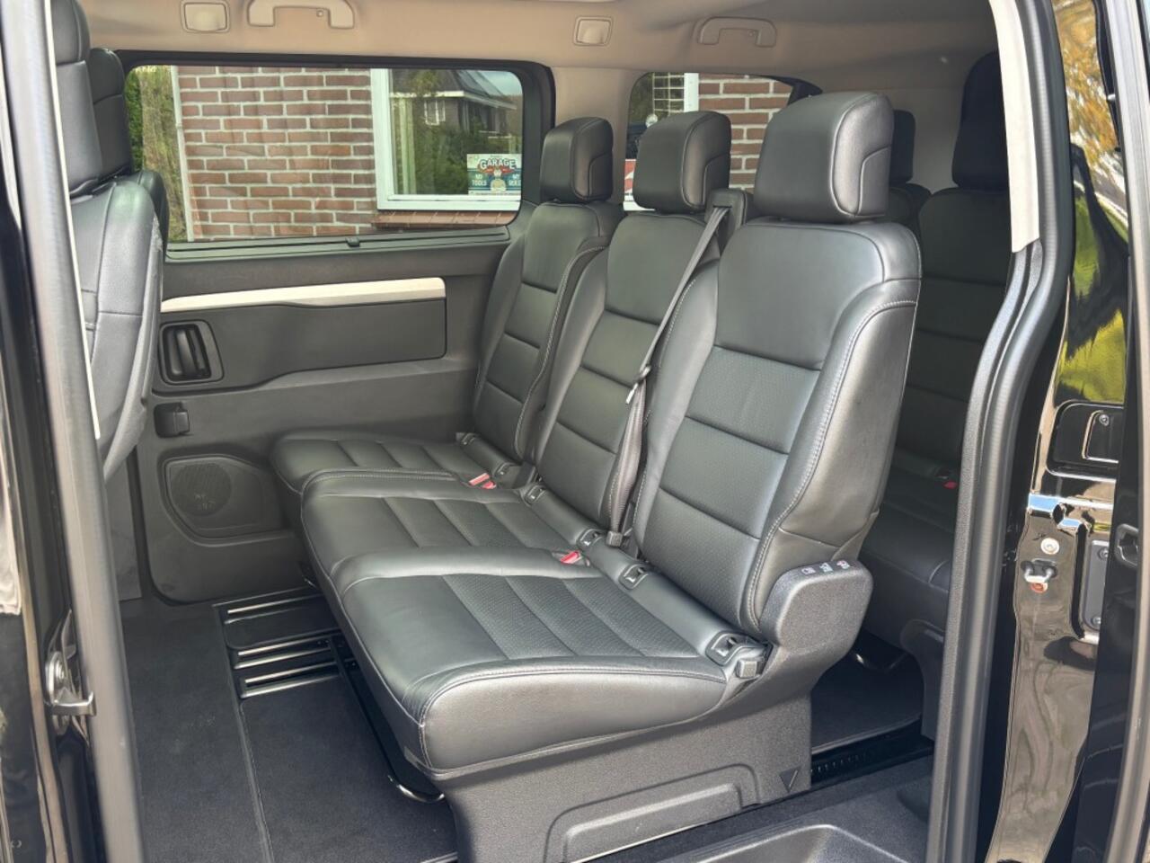 Peugeot E-traveller 50 KWH Business VIP