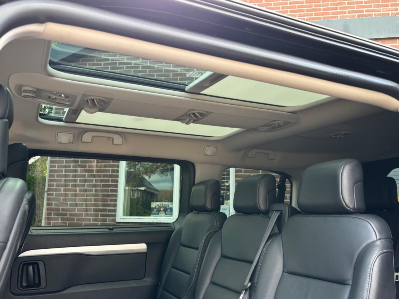 Peugeot E-traveller 50 KWH Business VIP