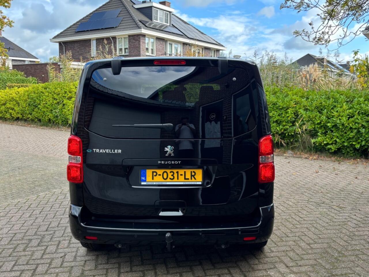 Peugeot E-traveller 50 KWH Business VIP