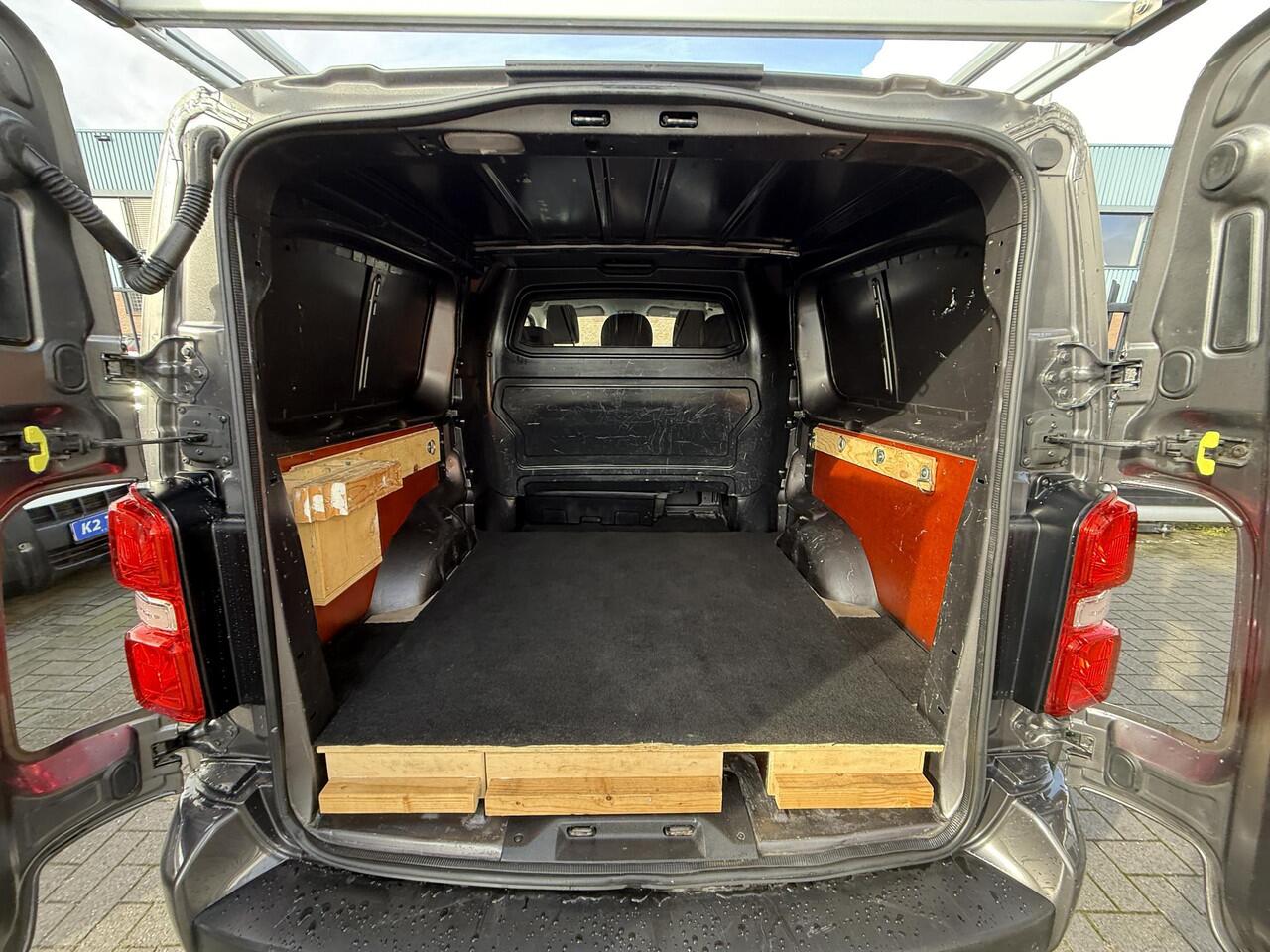 Peugeot EXPERT 2.0 BlueHDI 150 Long Premium DC Dubbele Cabine, NAVI APPLE CARPLAY