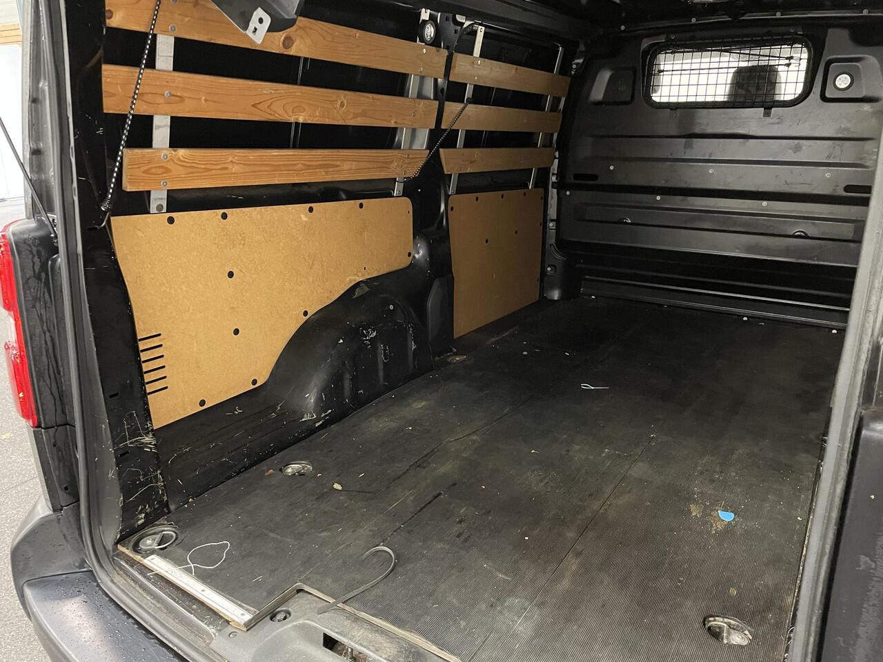 Peugeot EXPERT 231L 2.0 BlueHDI 120 Premium Airco Cruise Control Trekhaak Elektrische schuifdeur Navi