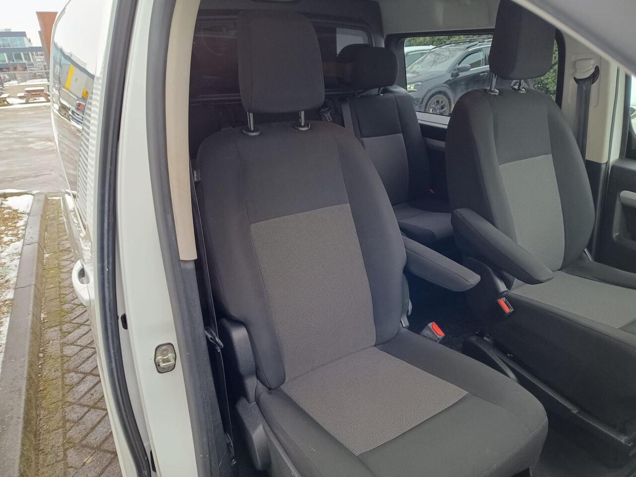 Peugeot EXPERT DC Premium Pack 2.0 BlueHDi 180pk EAT6 | DUBBELE CABINE! | NAVI | TREKHAAK | AIRCO | CRUISE CONTROL | APPLE CARPLAY / ANDROID AUTO |