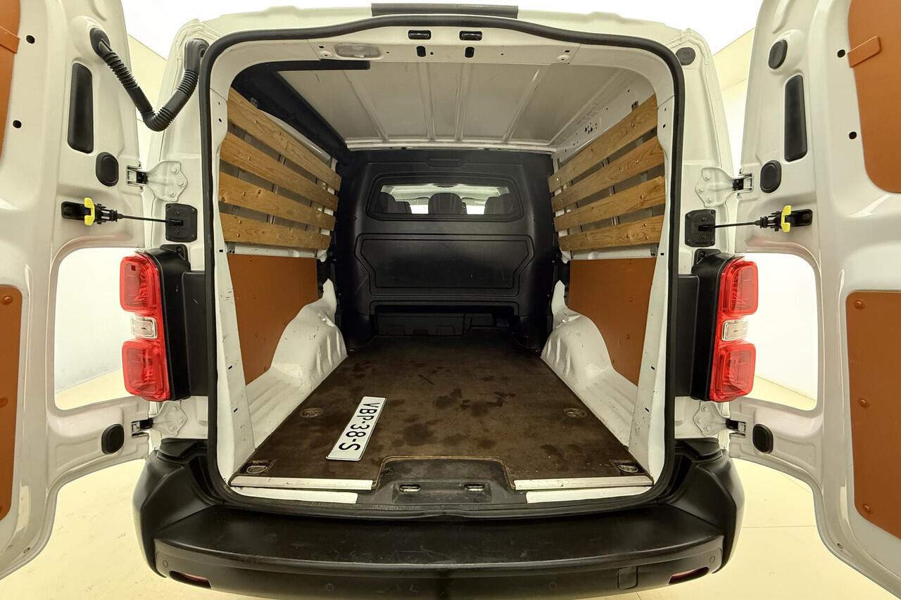 Peugeot EXPERT 2.0 BlueHDI Long Premium DC 120 PK | Handgeschakeld | 6-Zits | Trekhaak | Glaslook panelen | Airco | Navigatie | Cruise Control | Dealer onderhouden