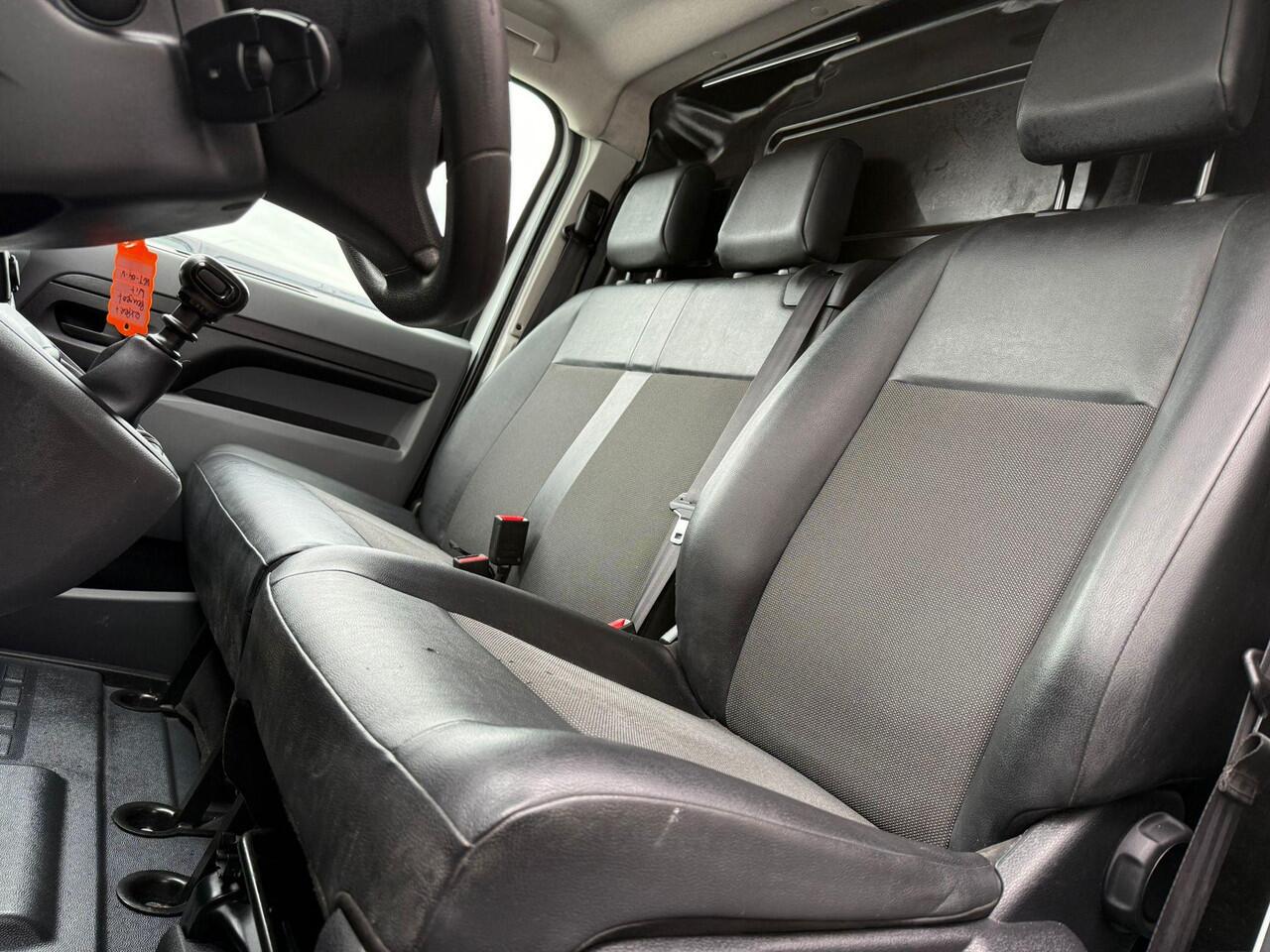 Peugeot EXPERT 1.5 BlueHDI 100 Premium*A/C*3PERS*HAAK*CRUISE*