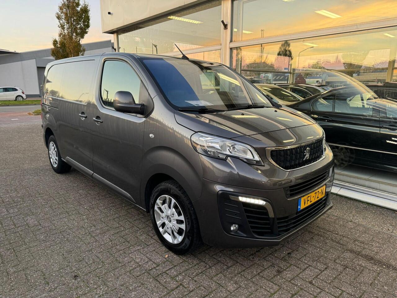 Peugeot EXPERT 2.0 BlueHDI 180 Standard Asphalt | 1e eigenaar | Airco | Trekhaak | Schuifdeur rechts | 3-zitplaatsen | Achteruitrijcamera | Cruise control | NAP | Nieuwe APK |