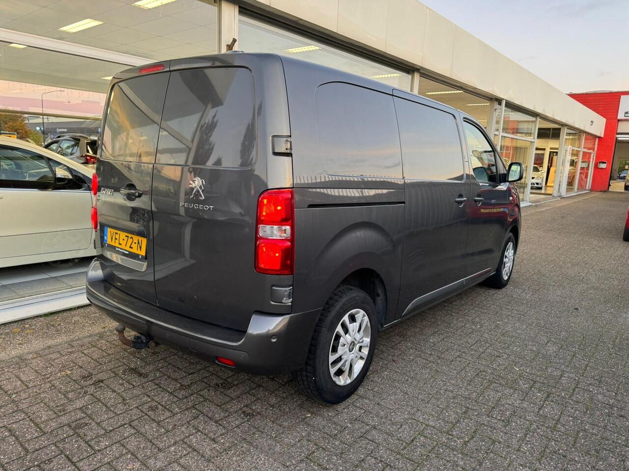 Peugeot EXPERT 2.0 BlueHDI 180 Standard Asphalt | 1e eigenaar | Airco | Trekhaak | Schuifdeur rechts | 3-zitplaatsen | Achteruitrijcamera | Cruise control | NAP | Nieuwe APK |