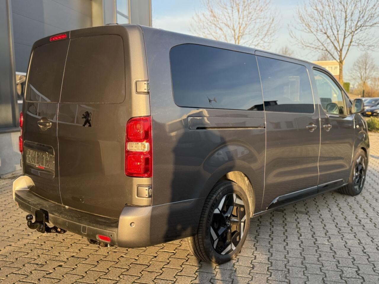 Peugeot EXPERT 180pk Automaat Dub. Cabine Expert
