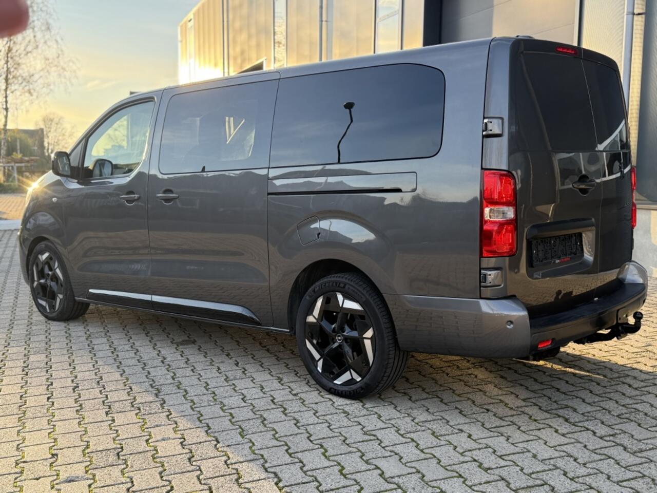 Peugeot EXPERT 180pk Automaat Dub. Cabine Expert